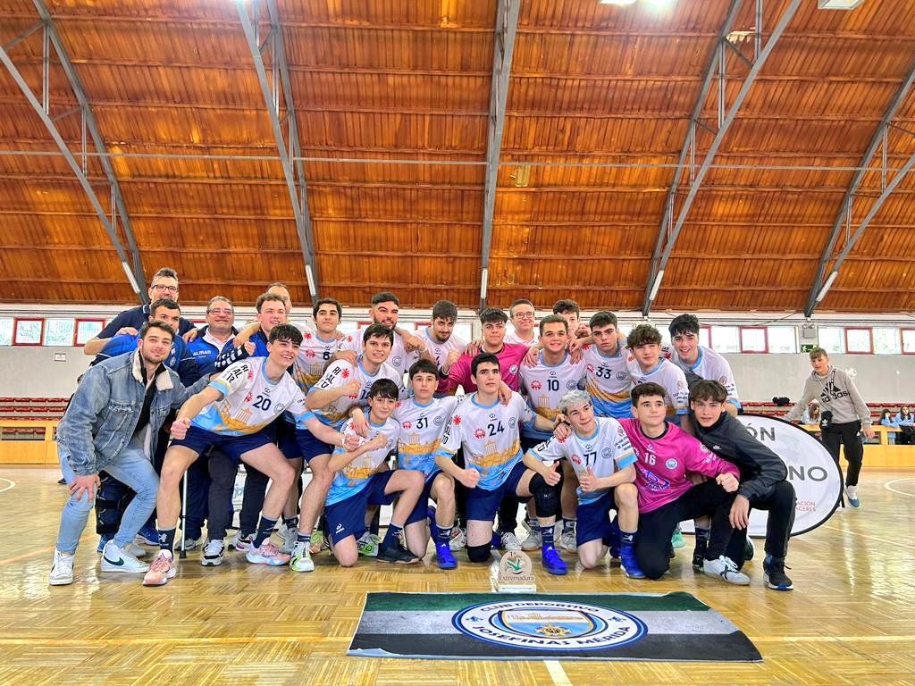 🤾‍♂️🏆 El <a href="/CDJosefinas/">🛡️ CD Josefinas Mérida 🤾‍♂️</a> se ha proclamado Campeón de Extremadura de Balonmano en categoría juvenil tras la disputa de la Fase Final, este fin de semana, en Cáceres. Enhorabuena!!