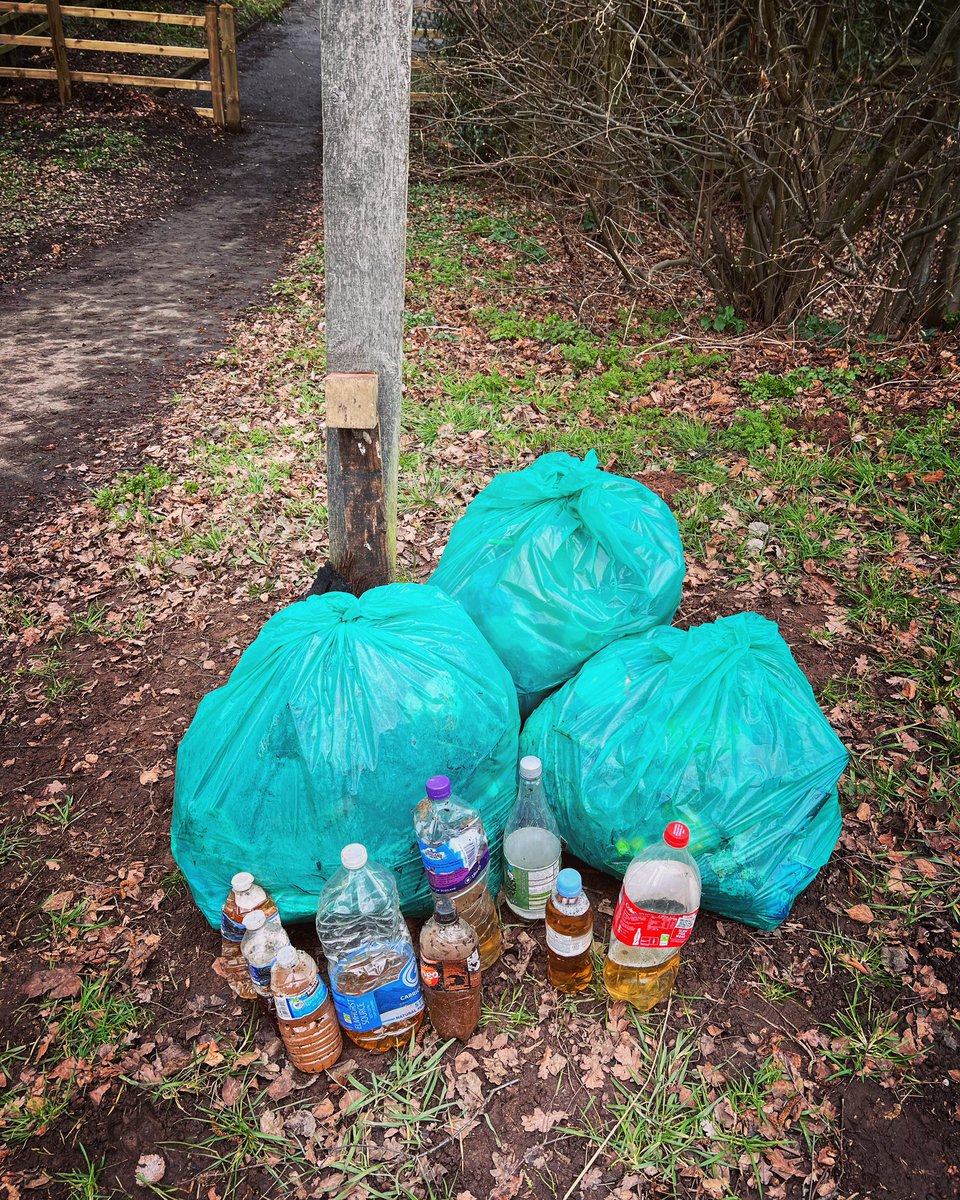 An hour and a half this morning with my daughter for her #DofESilver 3 full bags, 9 bottles of #drivertizer & 2 piles of human 💩 one of which I managed to avoid & one I didn’t see until it was too late 🤬 @coventrycc @KeepBritainTidy @AmazonUK @LitterLotto #CoundonWedgeDrive