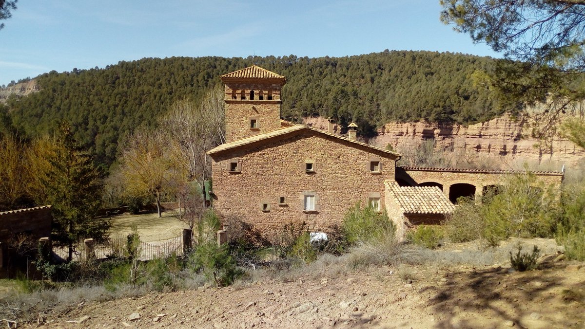 MontseClapers's tweet photo. Avui hem fet excursio entre #Orista i #Olo Al mapa hi ha un lloc que indica Castell d'Aguilo...pero no hem trobat cap resta de Castell enlloc...Algu sap on es aquest Castell? https://t.co/86ne6jKqmj