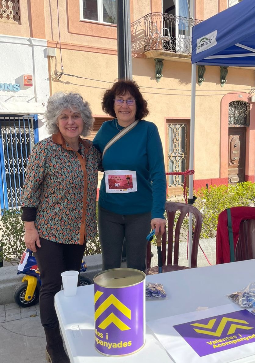 ViAcompanyades's tweet photo. Moltes gràcies al poble de #PortBou, a #Caritas i en especial al #CentreExcursionista, per la seva solidaritat amb el projecte de #ValentesiAcompanyades en aquesta primera cursa de la dona. Junts treballem per aturar els #MatrimonisForçats. https://t.co/NNDtrHnHJW