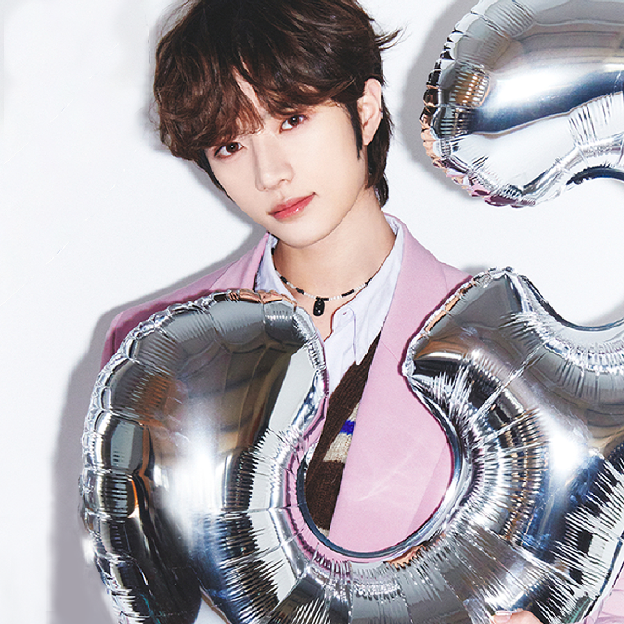 ⁣　　⁣

　　just turned thwee ! 🥳⁣
　　⁣
　　#kokobday⁣
　　#SeasonOfWarmthKokobi⁣

　　⁣