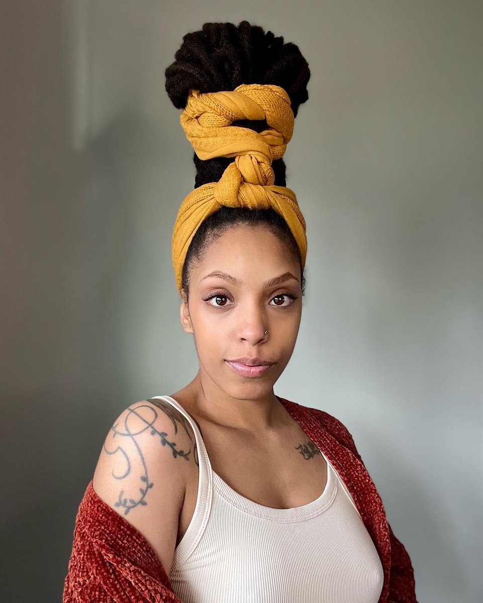18_locs's tweet photo. #locs_18 : This is Your Sign , Loc Your Hair 🤩
•
📺: IG/coley_lox👸 ( Follow)
•
•
•
#locd #locdqueen #locs4life #locdhaircommunity #fypdongggggggg #locs_18_2  #locs_18_pic
#locs #headwrap #headwrapstyles #locstyles #naturalhair https://t.co/SDOTfIG5km