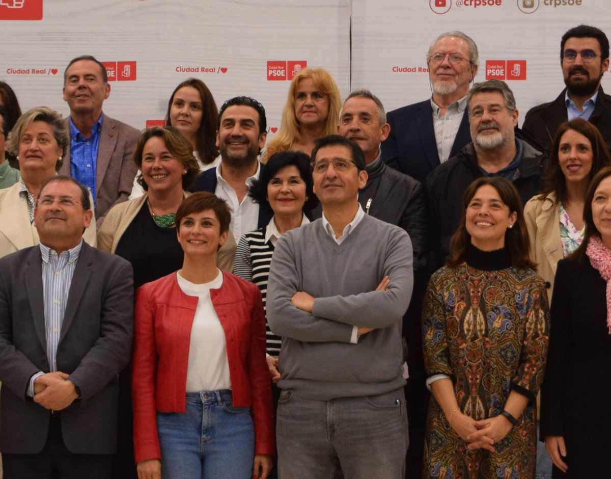 PSOECDP's tweet photo. Un verdadero placer compartir la mañana del sábado con @isabelrguez, @josele_caballero y el resto de candidatos y candidatas ♥️

ILUSIÓN Y CAMBIO 🌹

#InmaculadaCandidata #PSOE #PSOECabezarrubias #PSOECDP #CDP #Cambio #Ilusión #Progreso #Crecimiento #Candidatura #Mujer #Mayo2023 https://t.co/bMym2bMxFw