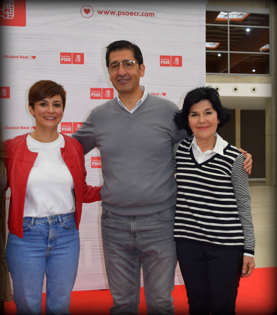 PSOECDP's tweet photo. Un verdadero placer compartir la mañana del sábado con @isabelrguez, @josele_caballero y el resto de candidatos y candidatas ♥️

ILUSIÓN Y CAMBIO 🌹

#InmaculadaCandidata #PSOE #PSOECabezarrubias #PSOECDP #CDP #Cambio #Ilusión #Progreso #Crecimiento #Candidatura #Mujer #Mayo2023 https://t.co/bMym2bMxFw