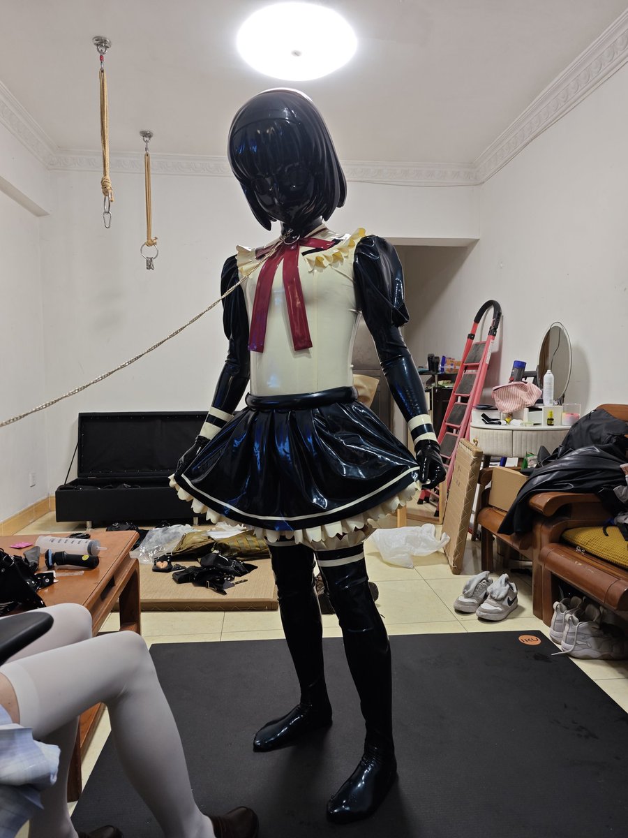 naivedriver1's tweet photo. 上周营业图，小黑还是耐看 https://t.co/gQYI9HqIwx