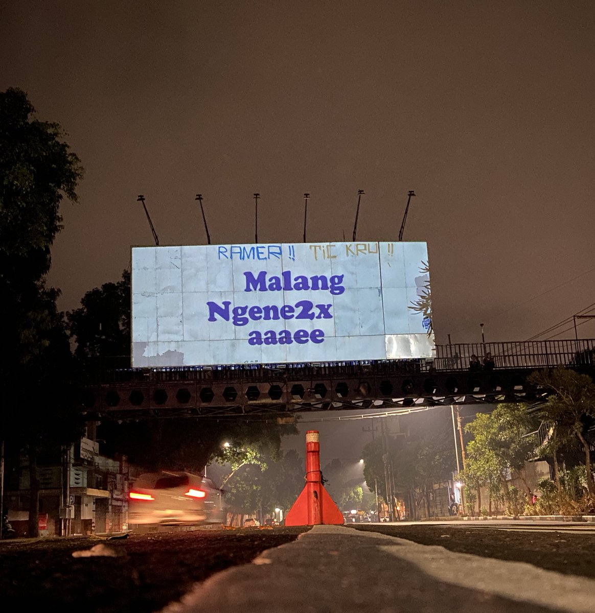 pasarsantaimlg's tweet photo. @bojonedhani @samsutiaji @PemkotMalang @infomalang KOMENTAR E YO MEK #NGGIH TAH~ https://t.co/3dsBgHuSJy