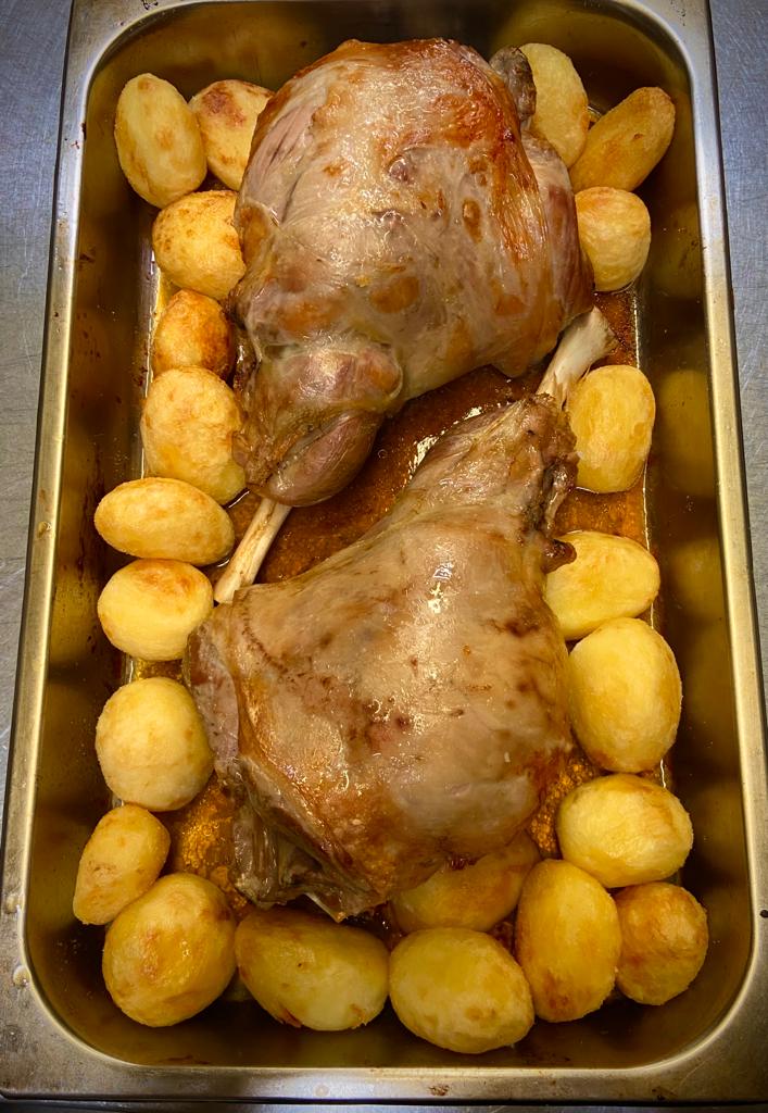 Roast 🇮🇪 Leg of Lamb  #SundayRoast #RuralGastroPub #Oscars2023 😉