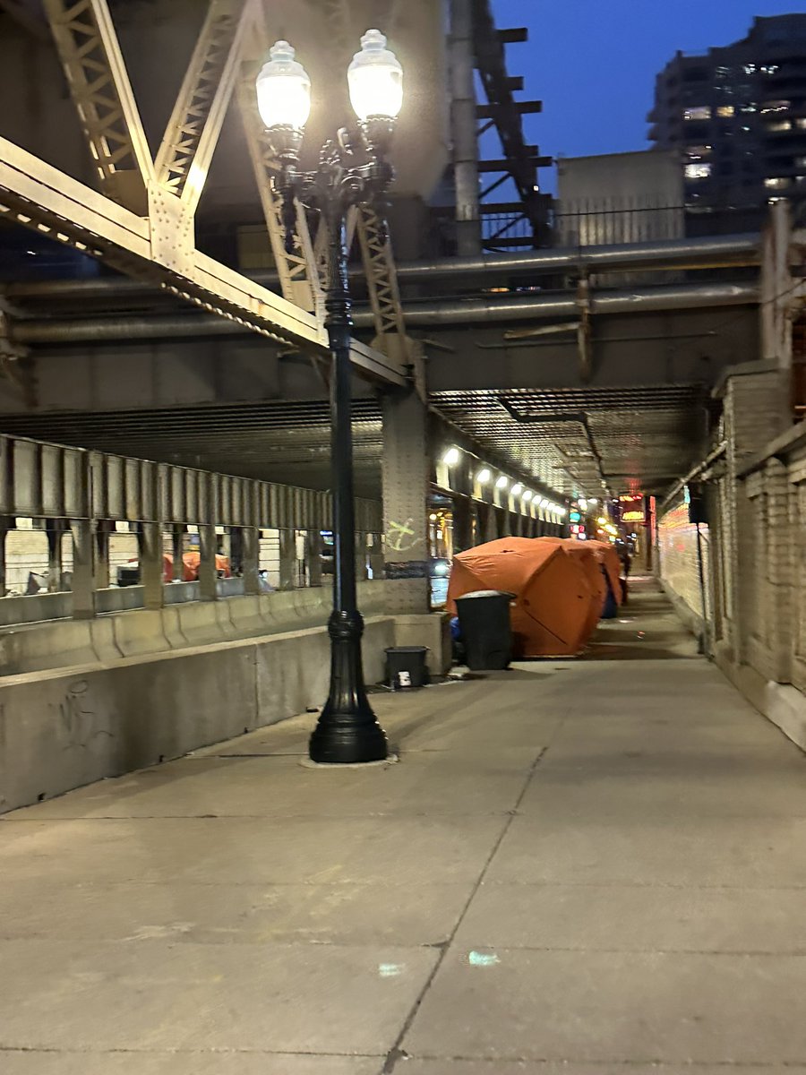 patel_n's tweet photo. @chicagosmayor why are there not enough shelters in the City for people? How are they allowed to seek shelter under all the bridges in the loop, creating and unsafe environment to people who are walking by. We essentially ran through and got approached by 2 people. https://t.co/zb2TgZjsYV