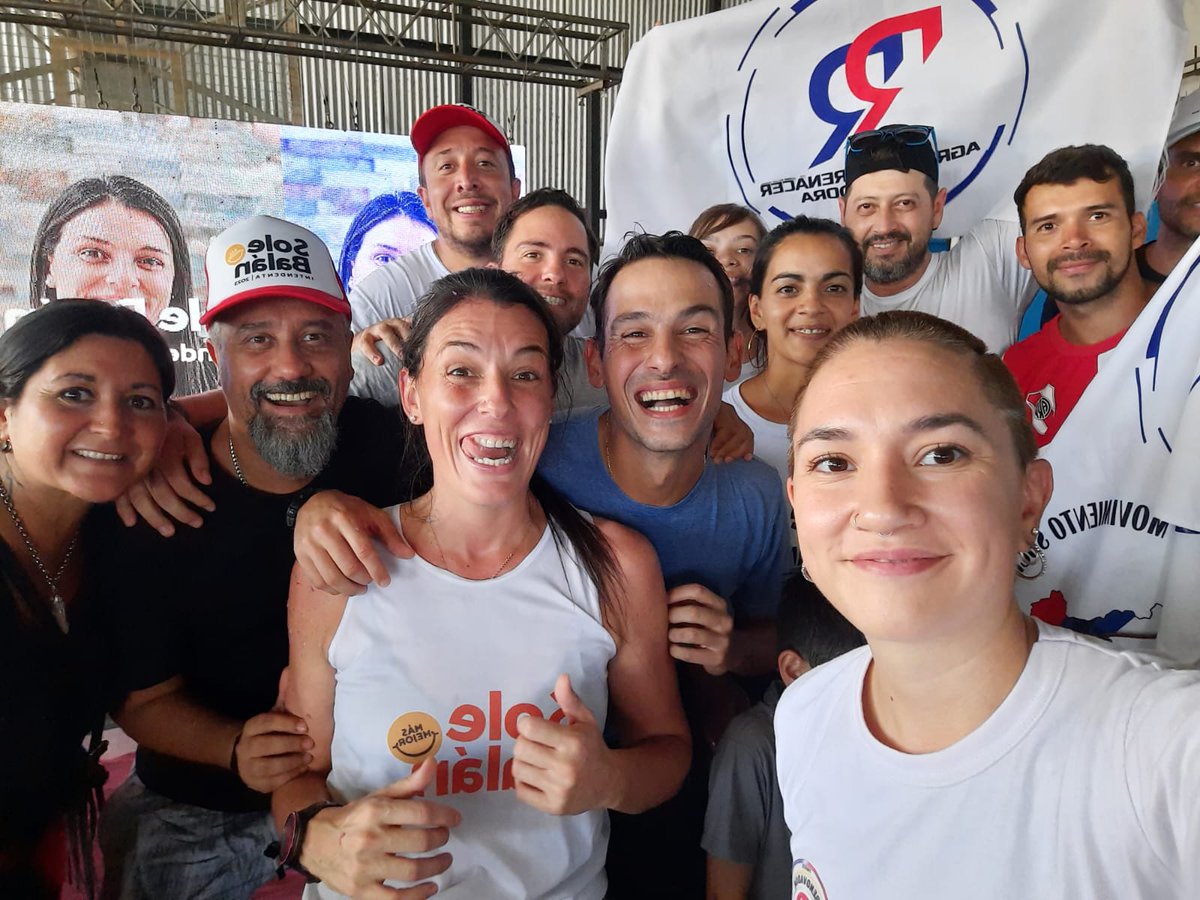 joa1984's tweet photo. Ayer vivimos un momento hermoso, junto a muchas Posadeñas y Posadeños que con mucha alegría, convicción y voluntad quieren una Posadas integrada. #EsConSole #hagamosquelobuenocrezca
@rovira_carlos @passalacquaok @lucasaromero @SoledadBalan @FRdelaConcordia https://t.co/VVicRMzUet