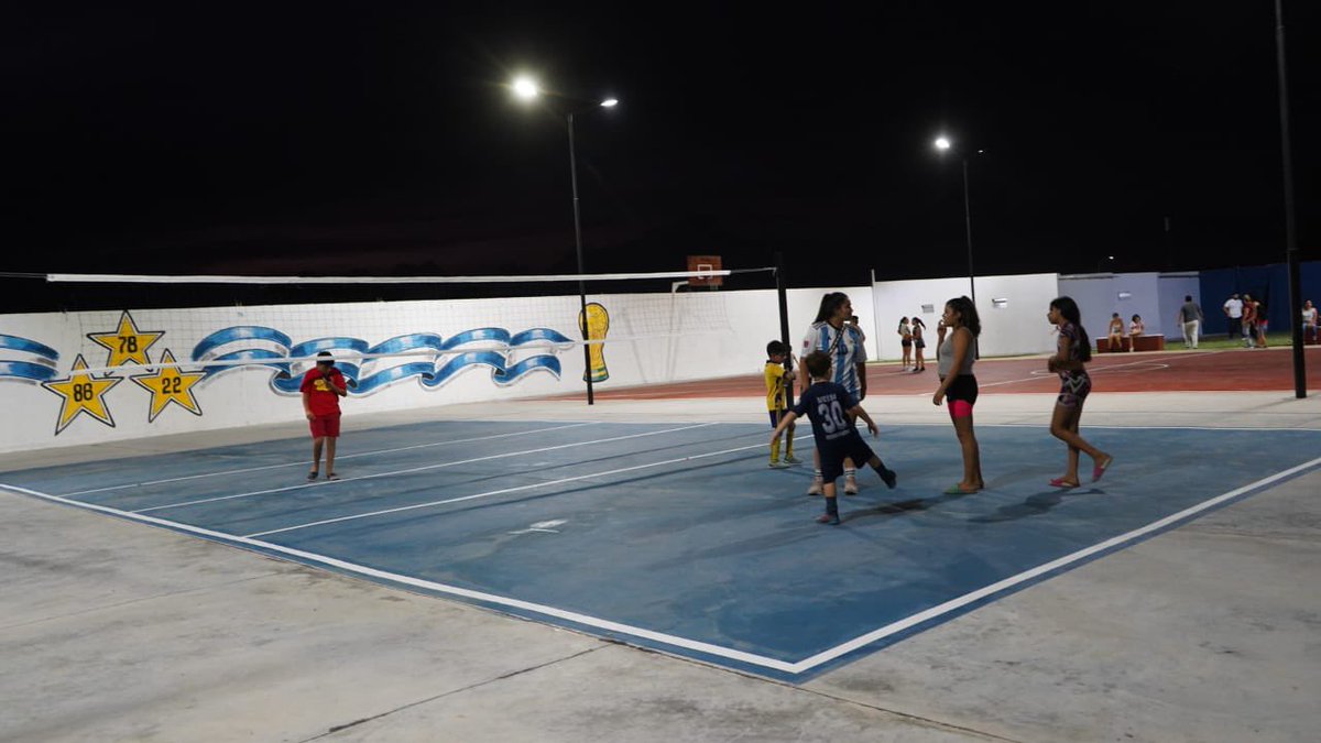 FCocheroldan's tweet photo. #BarrioDiza #CiudadDeTucuman
Se recuperó a nuevo el Club Diza,en el Sur de la Ciudad,un impulso de la gestión @alfarogerman Intendente,  @Beatriz_AvilaOK Sen.Nac..los vecinos muy felices..
@lametro935 @RadioCiudadSMT 
@radiostucumanok https://t.co/p3v0HL1PyV