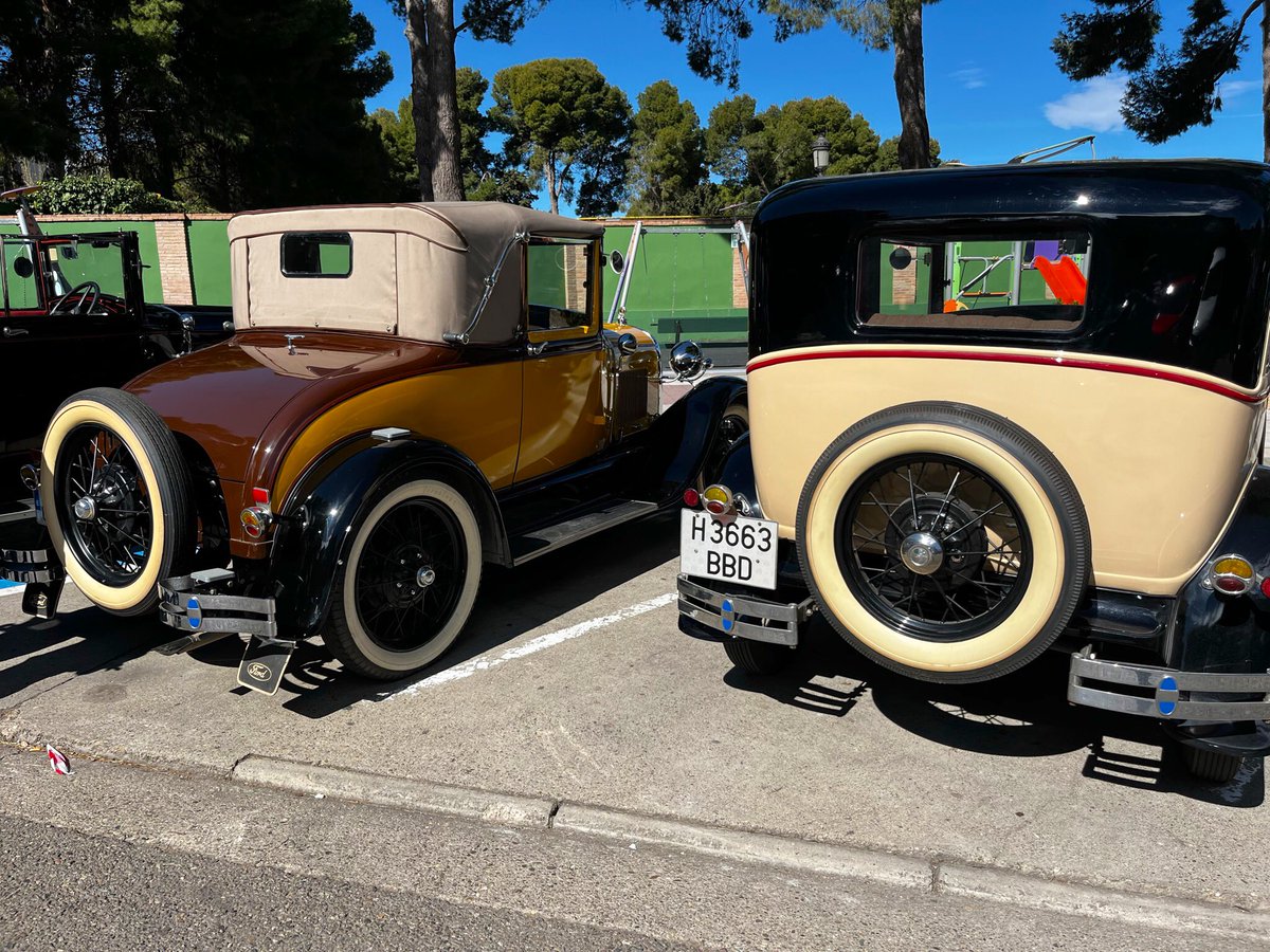 JandroLM's tweet photo. #clasic #car #coche #voiture @FordSpain https://t.co/BrX5lXJ2rl