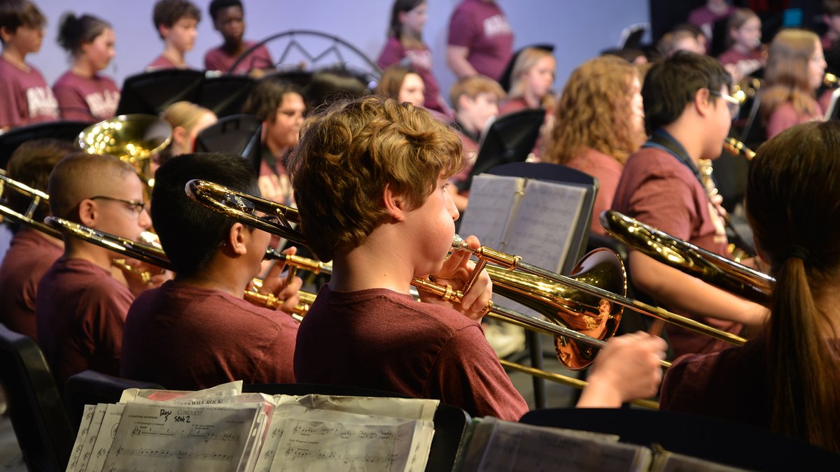 AMSA_Cyclones's tweet photo. On March 7, Anoka Middle School for the Arts had its annual Music Department Collaboration Concert featuring the Fred Moore Campus Level III/IV band, choir, &amp; orchestra groups. More than 150 students performed for families &amp; community members in the hour-long concert. #AHSchools https://t.co/M1G3WXSTQq