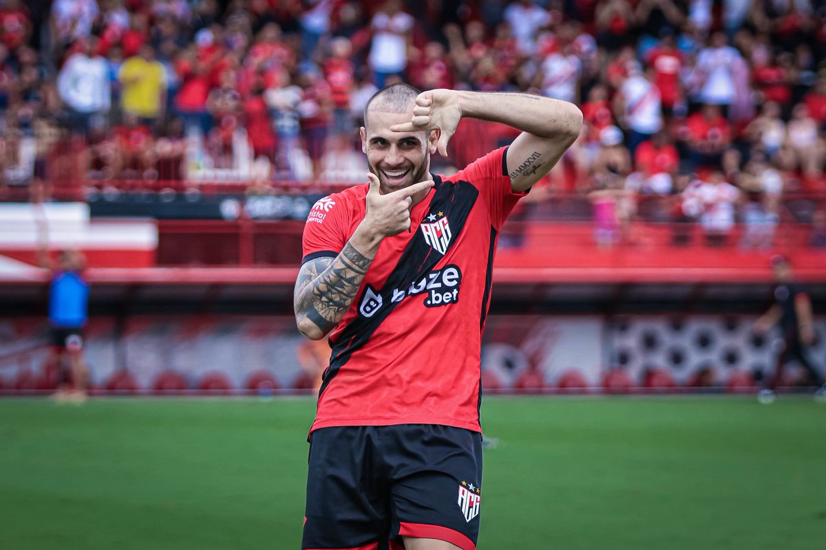 ACGOficial's tweet photo. ANIVERSARIANTE DO DIA! 🥳
🇹🇹 O atacante Felipe Vizeu está completando 26 anos, neste domingo (12).
Parabéns, Vizeu! 🎉
📸: Ingryd Oliveira/ACG
#DragãoDoBrasil
#Dragão2023 https://t.co/tJXit93C9c