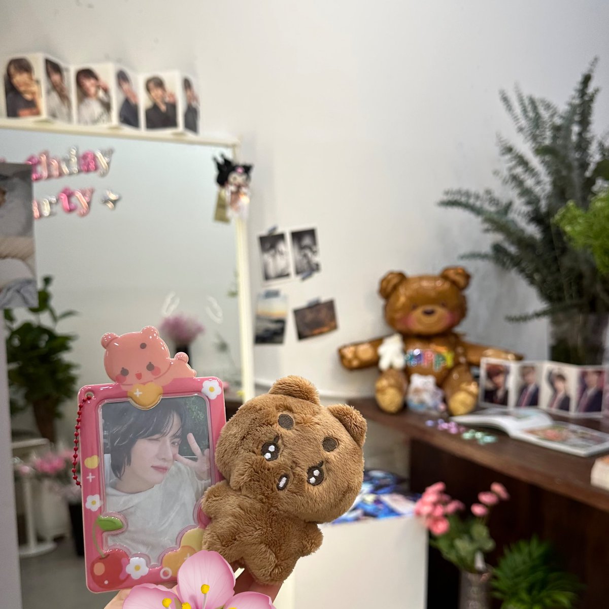 txt_to_txt's tweet photo. 주리플라워 🧸

오늘의 첫번째 목적지 !!
선착 들어가서 키링도 받게 됐는데 너무 귀여워서 받자마자 울고 싶어졌어요 🥹🥹 

예쁜 이벤트 너무너무 감사드리고 고생 많으셨어용 🫶🏻🌸

#봄을물어온강아지
#Spring_puppy https://t.co/8Jb8x29Q6Z