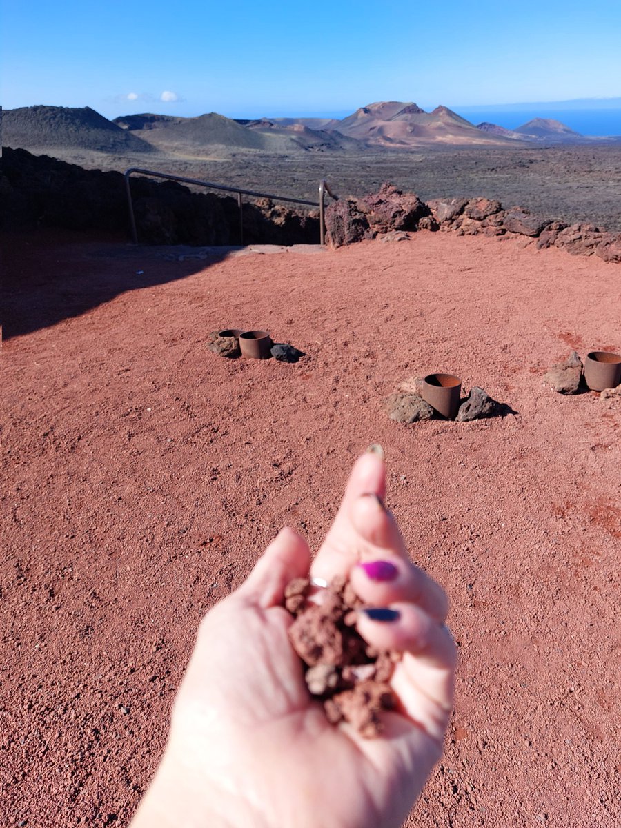 Verobita's tweet photo. #Lanzarote i #LaGraciosa un paradís d natura. Cuidem el nostre entorn🥰 https://t.co/oD2iRvmiWy