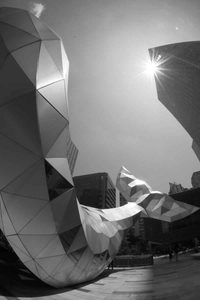 ImbFrank's tweet photo. The #b32 #theatre #teatrob32 #saopaulo #sãopaulo #brazil #brasil is the technologically most advanced complex of its kind on #amarican continent. The building and the entire installation is a great breathtaking experience. #architecture #urban #street #bnw #photography https://t.co/mYK3klm6nu