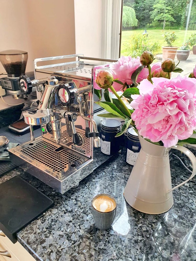 Roost_Coffee's tweet photo. S U N D A Y
At home with @rocketespresso and @Roost_Coffee #rocketathome #rocketpeople π· @lellibellecards https://t.co/PzUqtdB3zA