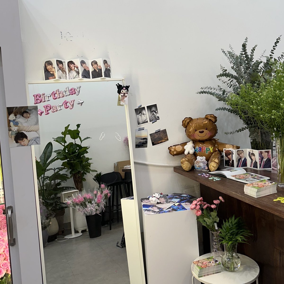 txt_to_txt's tweet photo. 너무 예뻤어요 🥹🥹🌸🌸

#봄을물어온강아지
#Spring_puppy https://t.co/R3sRIviQHi