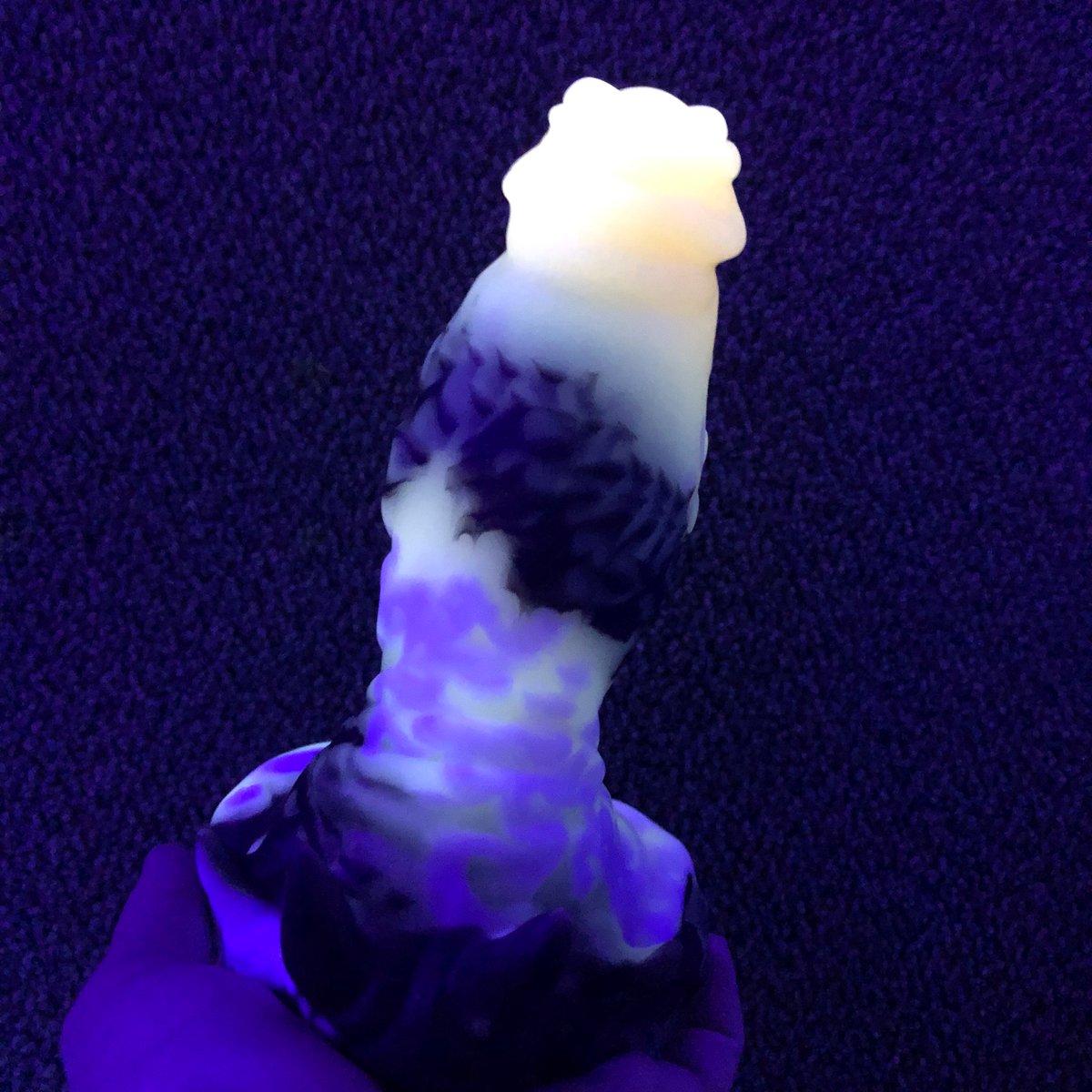 CryptBat's tweet photo. UV shots! He’s suuuuuper gorgeous in the UV!!🎉🤌💎 https://t.co/244Qx8zscT
