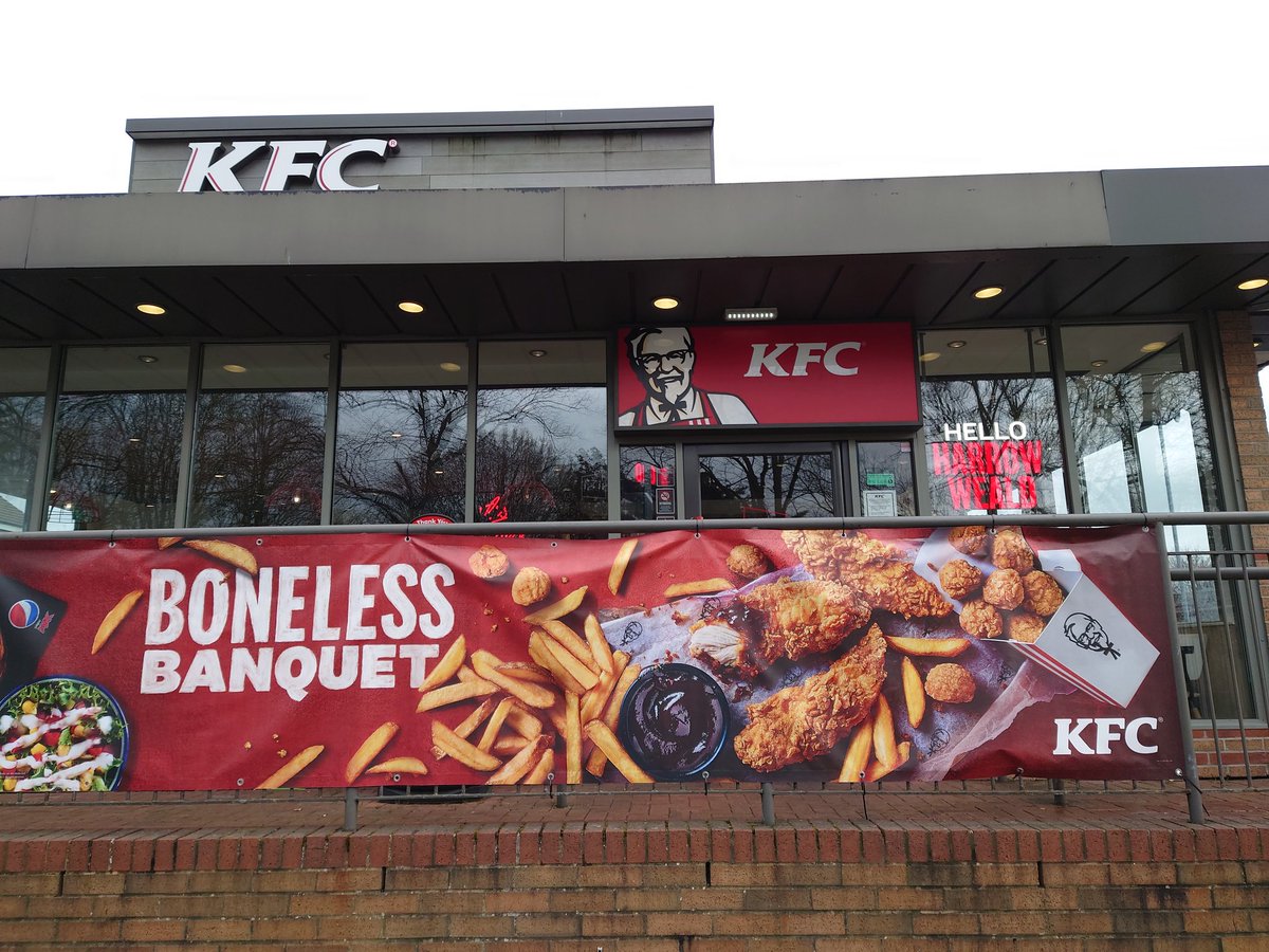 RobboSmart's tweet image. Just stood in the front of the line for 8 minutes and was not even spoken to by any staff absolutely disgraceful