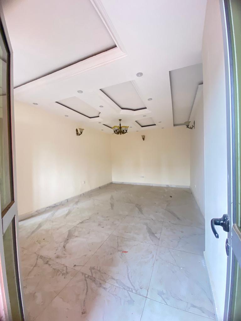 One_Immobilier's tweet photo. #douala #logpom
Appartement à louer à Logpom Bassong
01 Salon
02 chambres
02 douches
01 cuisine
Balcons
Parking
Forage
Gardien
Prix: 170.000 f/mois x 12
620216394
https://t.co/UmaA1moEE4
#investirimmobilier #oneimmobiliergroup #immobilierdeluxe237 #appartement #immobilier https://t.co/8B6mXXXEbd