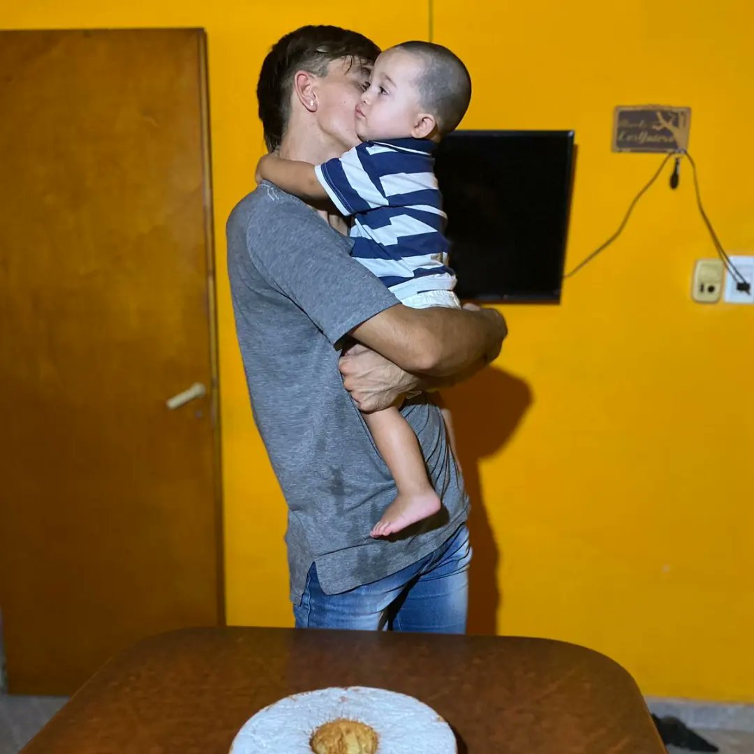 Agustin_759's tweet photo. Lloro de la alegría de la felicidad que pase ayer en mi cumpleaños con mi familia,amigos y sobre todo con mi gran amor con mi hijo soy feliz de haber compartido este momento para mí los 24 años más feliz de mi vida https://t.co/uRKaKF4SxC