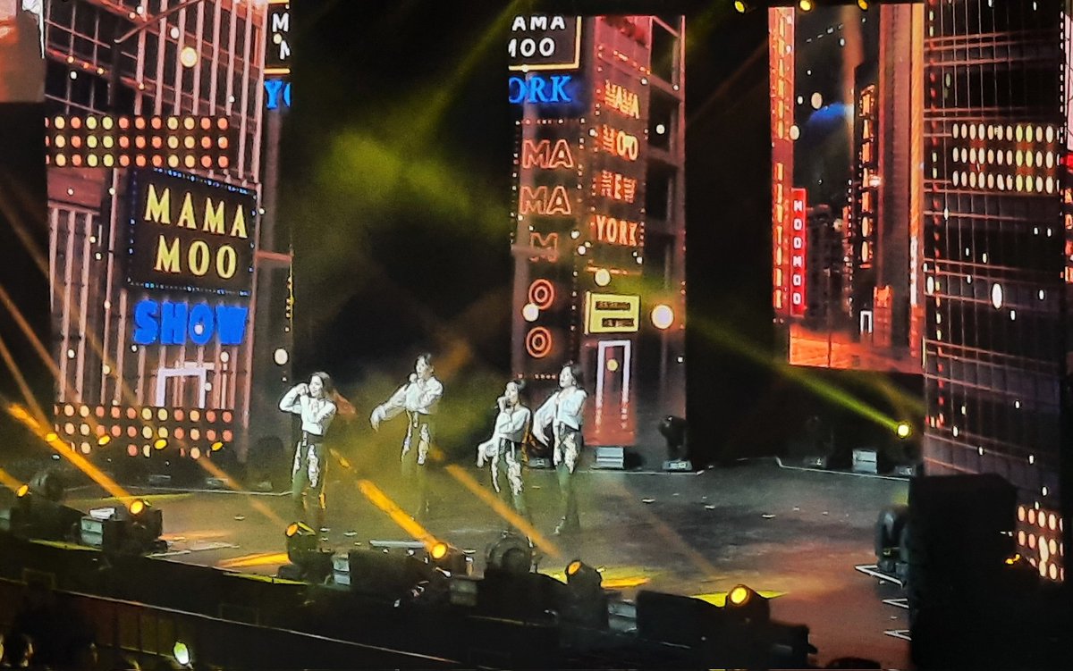 wonwhooooo10's tweet photo. It's been a month and finally nakapag post na aq abt Mamamoo My Con on my mains

Honestly, naiyak ako kanina while looking at pics hayseu... balik kayo mga bhie ah 

Walang magmomove-on! Pcd kung pcd!!!🫠 https://t.co/bU6IuZlcTZ