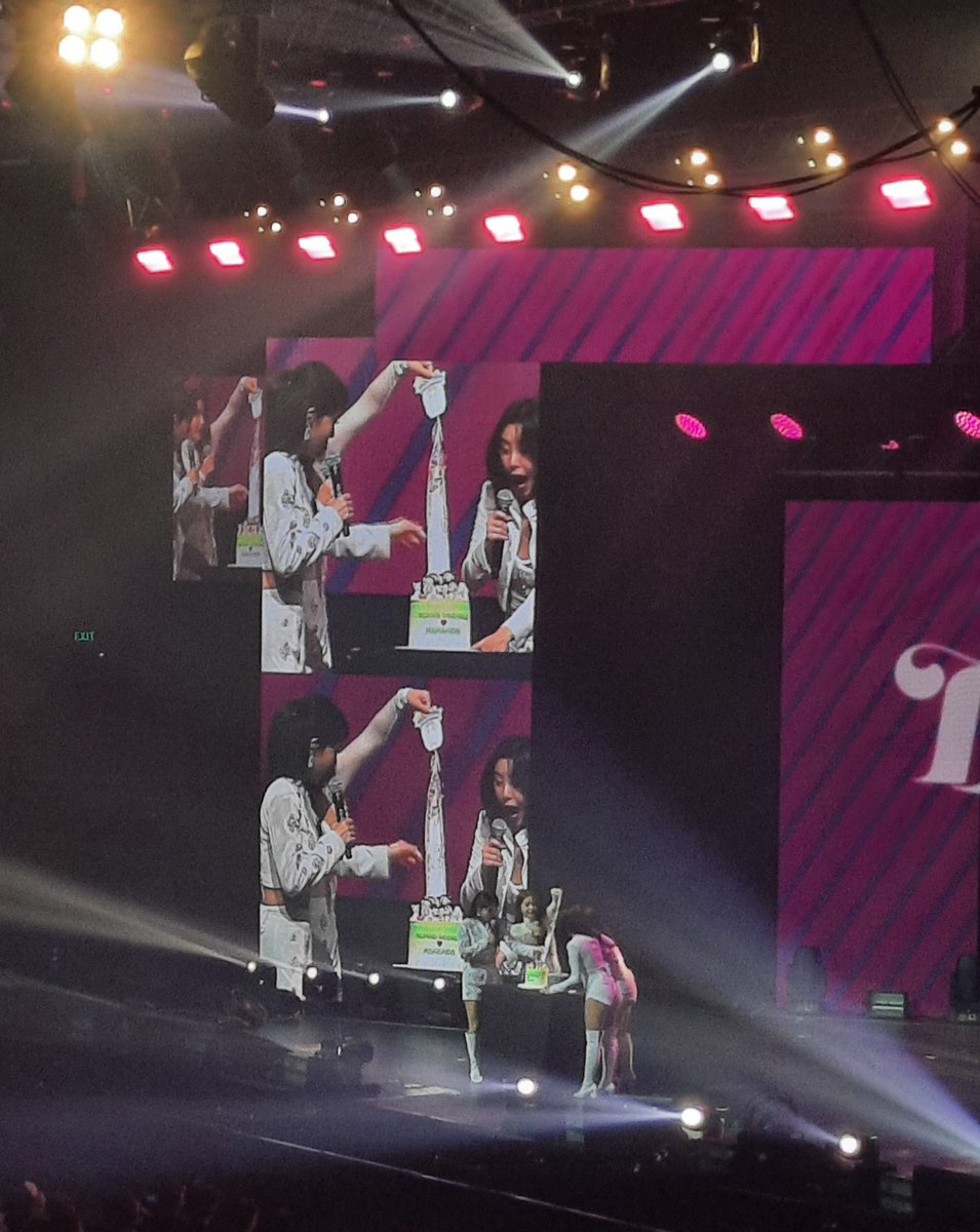 wonwhooooo10's tweet photo. It's been a month and finally nakapag post na aq abt Mamamoo My Con on my mains

Honestly, naiyak ako kanina while looking at pics hayseu... balik kayo mga bhie ah 

Walang magmomove-on! Pcd kung pcd!!!🫠 https://t.co/bU6IuZlcTZ