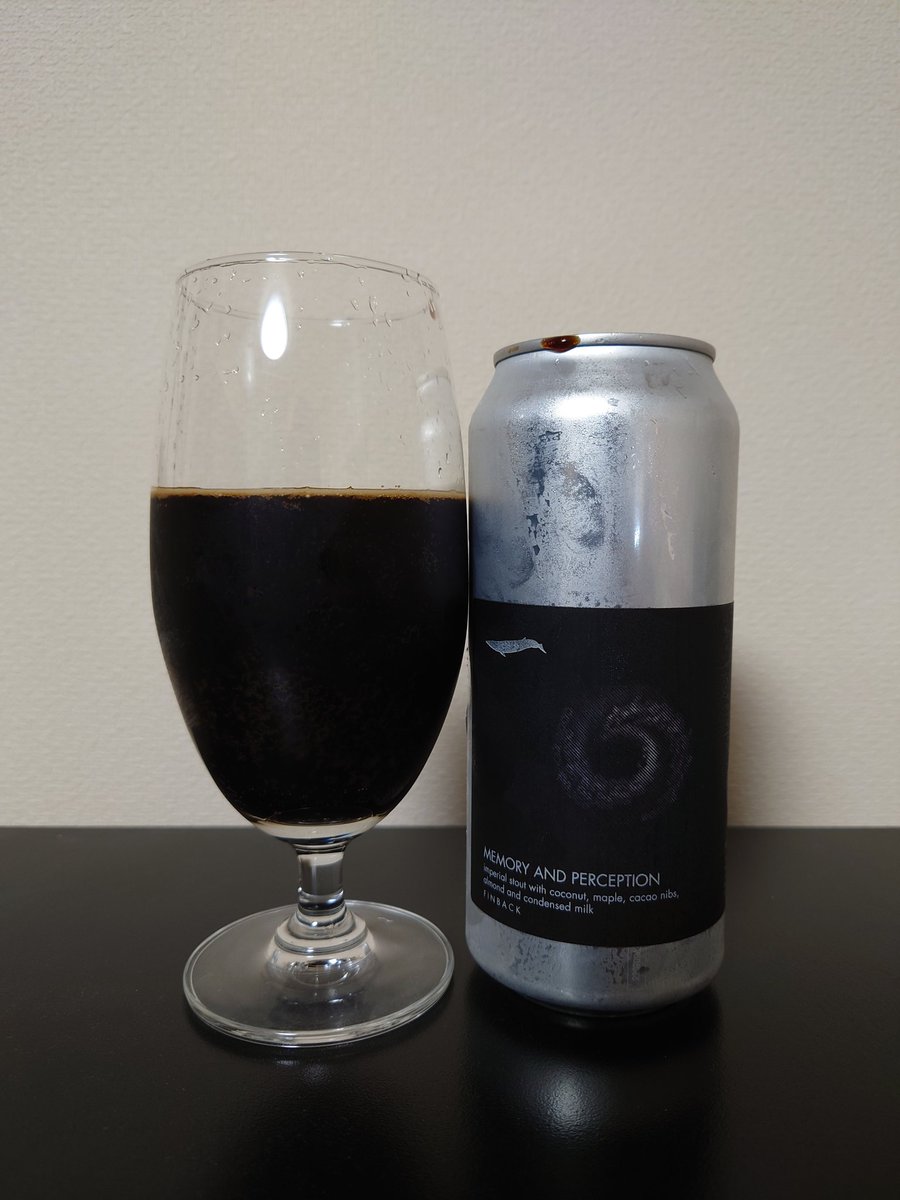 KKPoweredByHops's tweet image. 諸先輩方の高評価を見てたまらず購入。
香りは遠目だとチョコで近くだとメープル。
とろみ全開でココナッツ感も強くて、WCBさんのGATEWAYに近い印象がありつつ、アーモンドとメープルが「違うよ」って教えてくれる。
つまり、とにかく美味い！

#FINBACK
#RootBranch
#MemoryAndPerception
#しゅきび