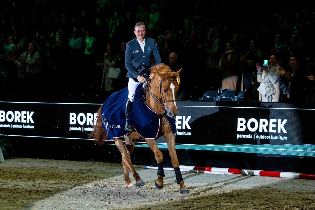 Julien Epaillard and his horse Dubai du Cedre win the Borek Price! 

Just a few more moments before the Rolex Grand Prix starts 💪

#TDM2023 #TheDutchMasters #RolexGrandSlam #JumpIntoHistory

📸 Digishots