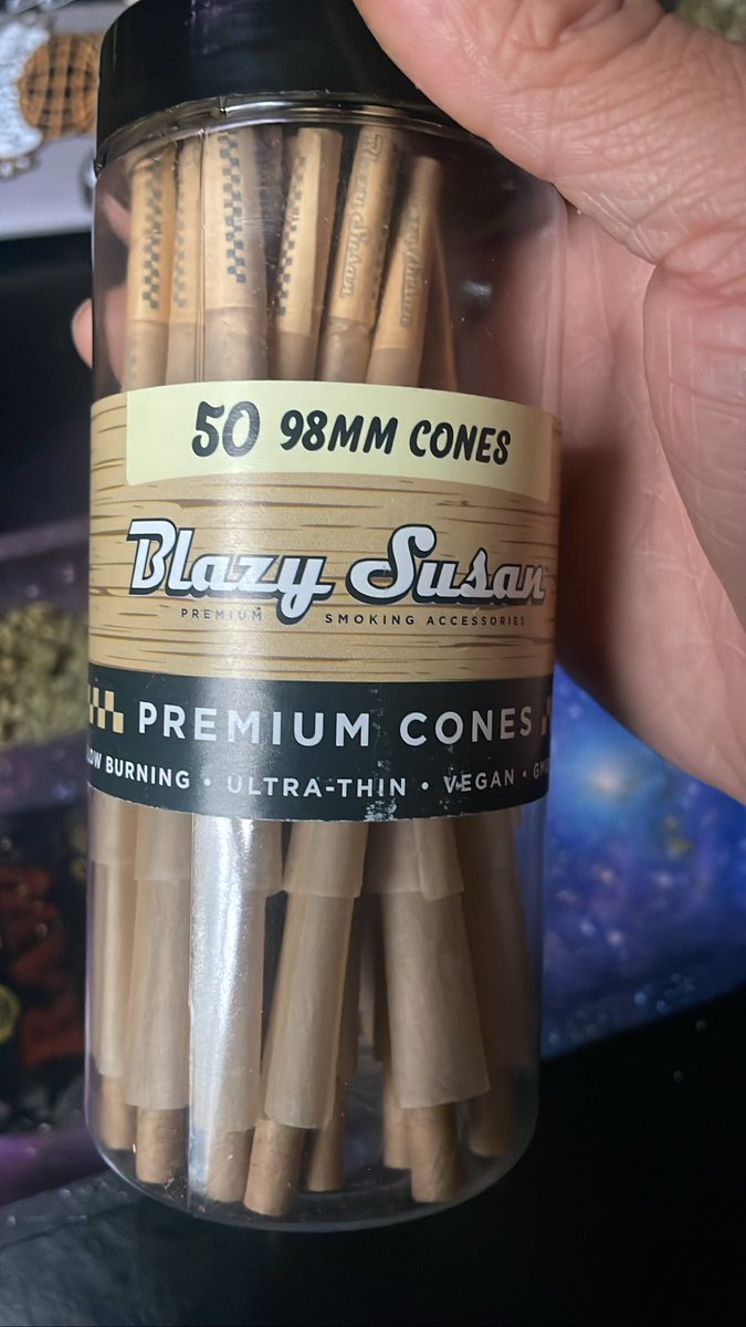 SwopeDza's tweet photo. Streets say Susie going, finna see what she talmbout 💨🍃 https://t.co/1buTbfc18E