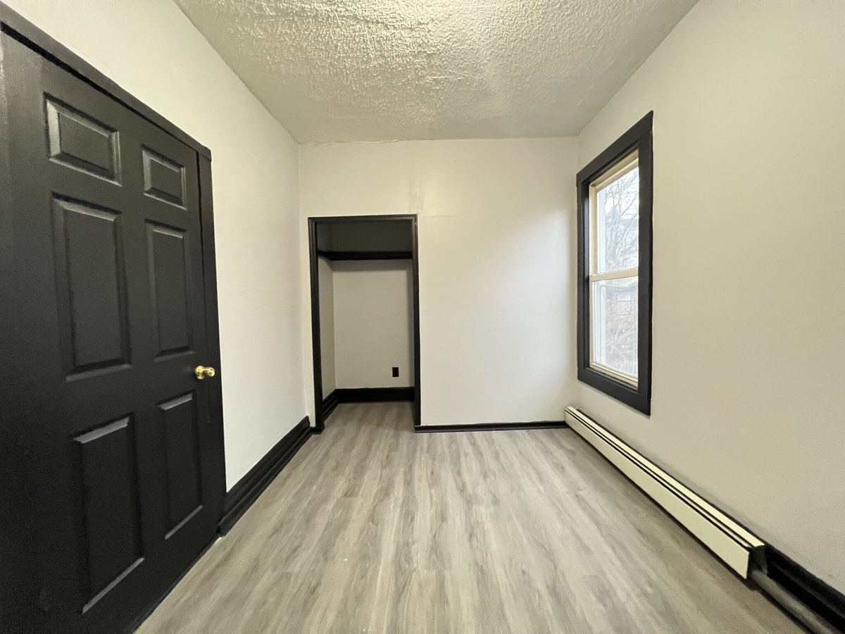 Shio working on comms on Twitter "RT catskid100 3 bedroom apt in