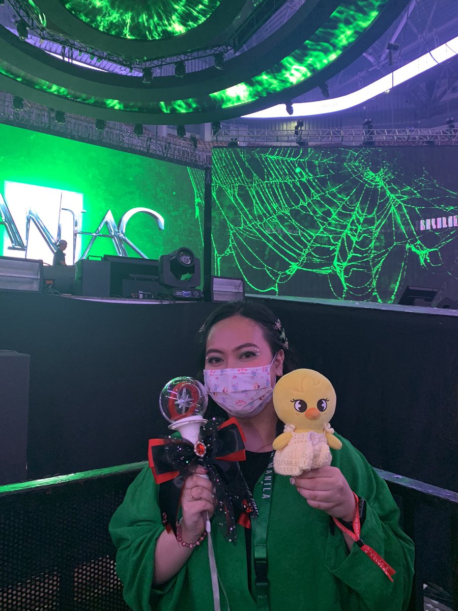 onlyIix's tweet photo. felix noticed me 😭 he saw me and bbokari https://t.co/NOAjXfwh6x