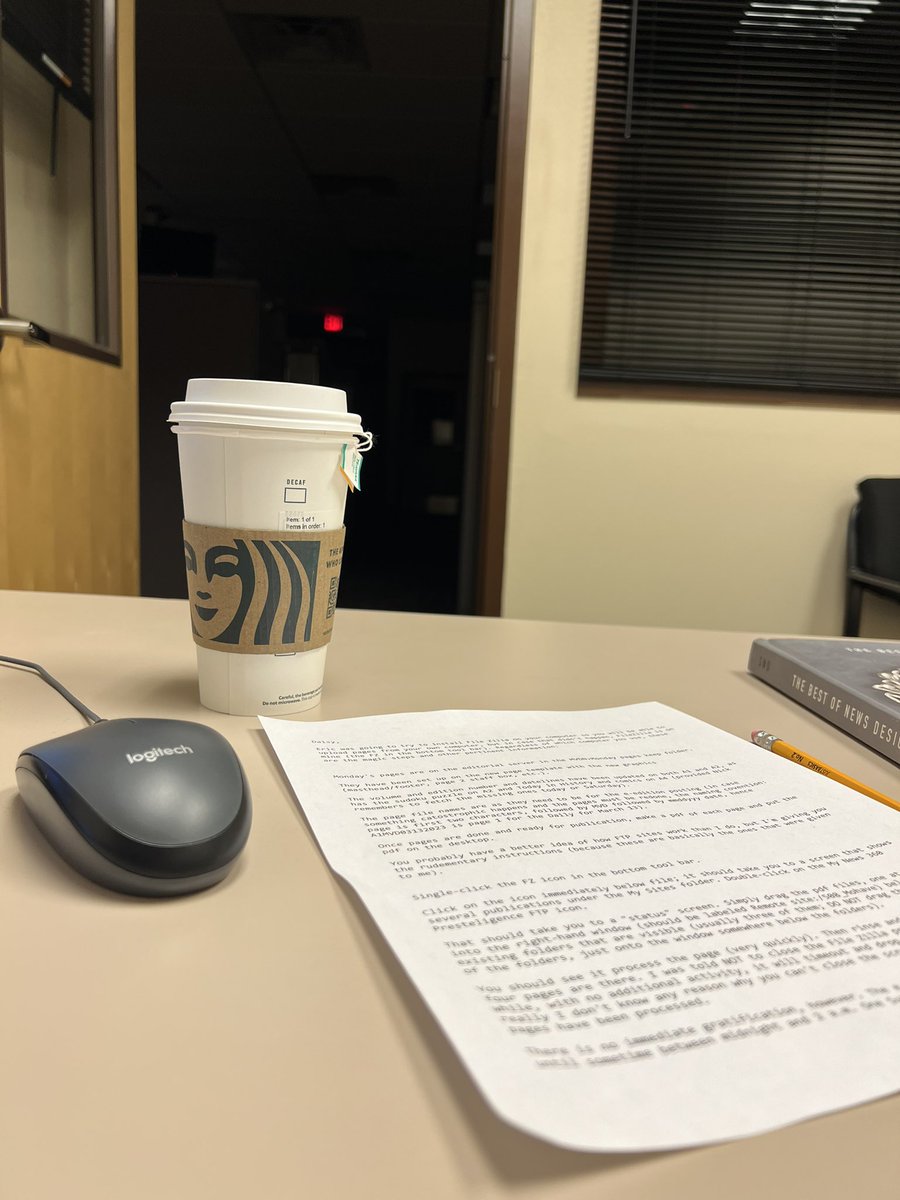 daisylaree_'s tweet photo. I call this:

newsroom before sunrise.

(circa 49 minutes ago) https://t.co/al8oie4VYi