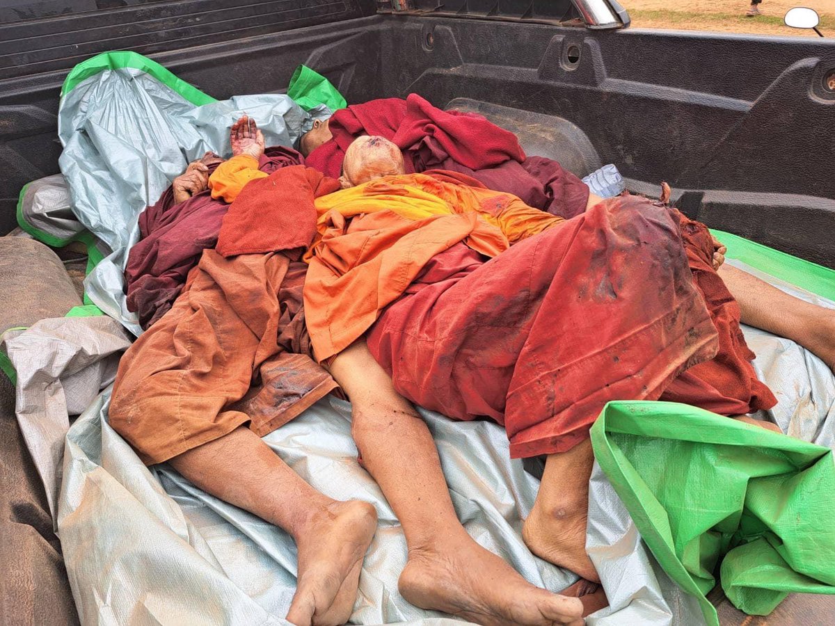 bloggernpl's tweet photo. On Mar 11, the junta struck NamNin village in Shan State with artillery and air strikes, raided the village, killed 20 civilians, including 3 monks.
#Myanmar #WhatsHappeningInMyanmar https://t.co/PKiAOrK7rN