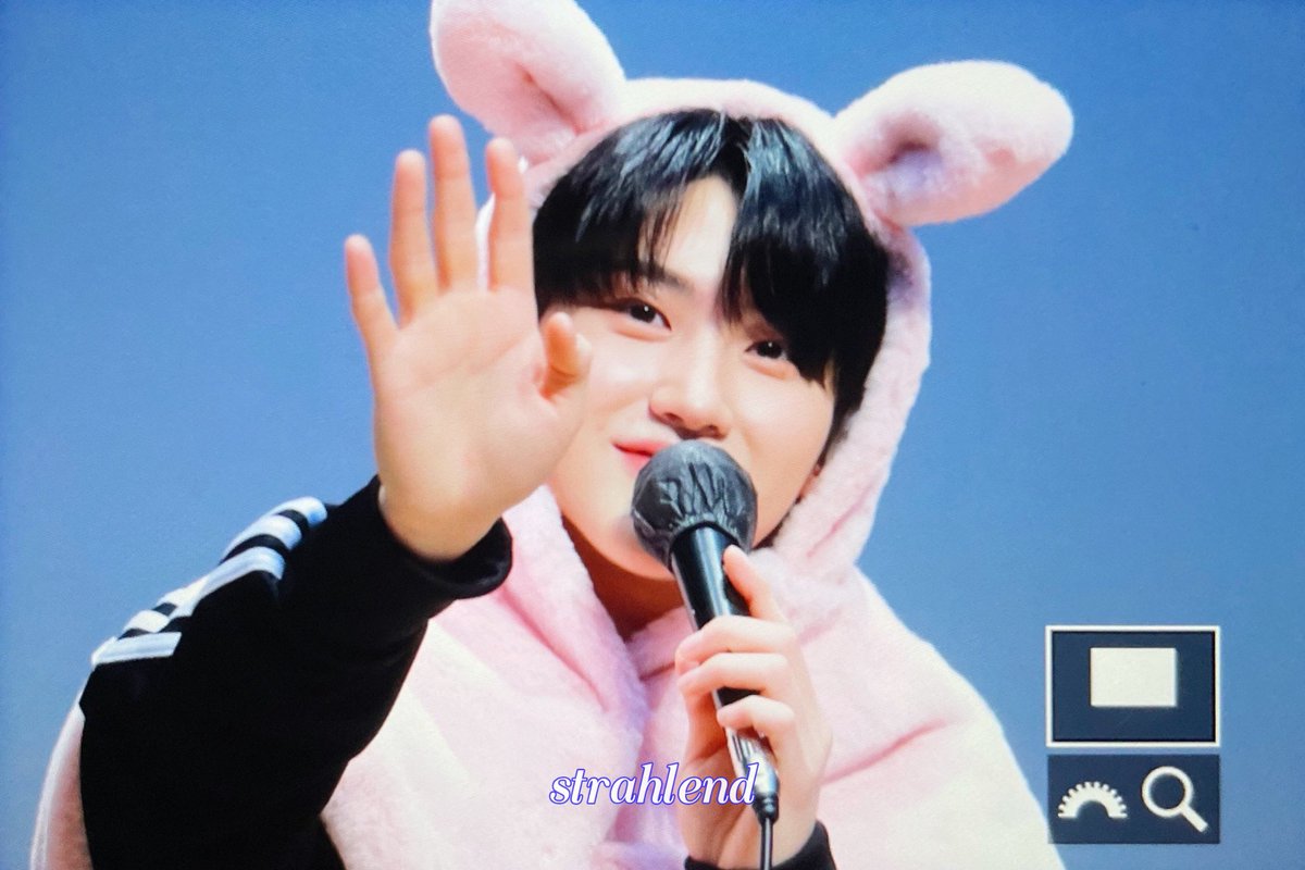 strahlend_th's tweet photo. 230312 겸ㄷㅣ🐰

#TNX #최태훈 #태훈 #TAEHUN https://t.co/8xWOSuG6vK