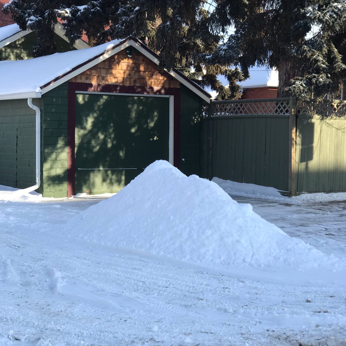 brainremain's tweet photo. Ten iPhone photos from winter in Calgary 🧤

https://t.co/FFujiMYfCw https://t.co/GckwWZxpPG