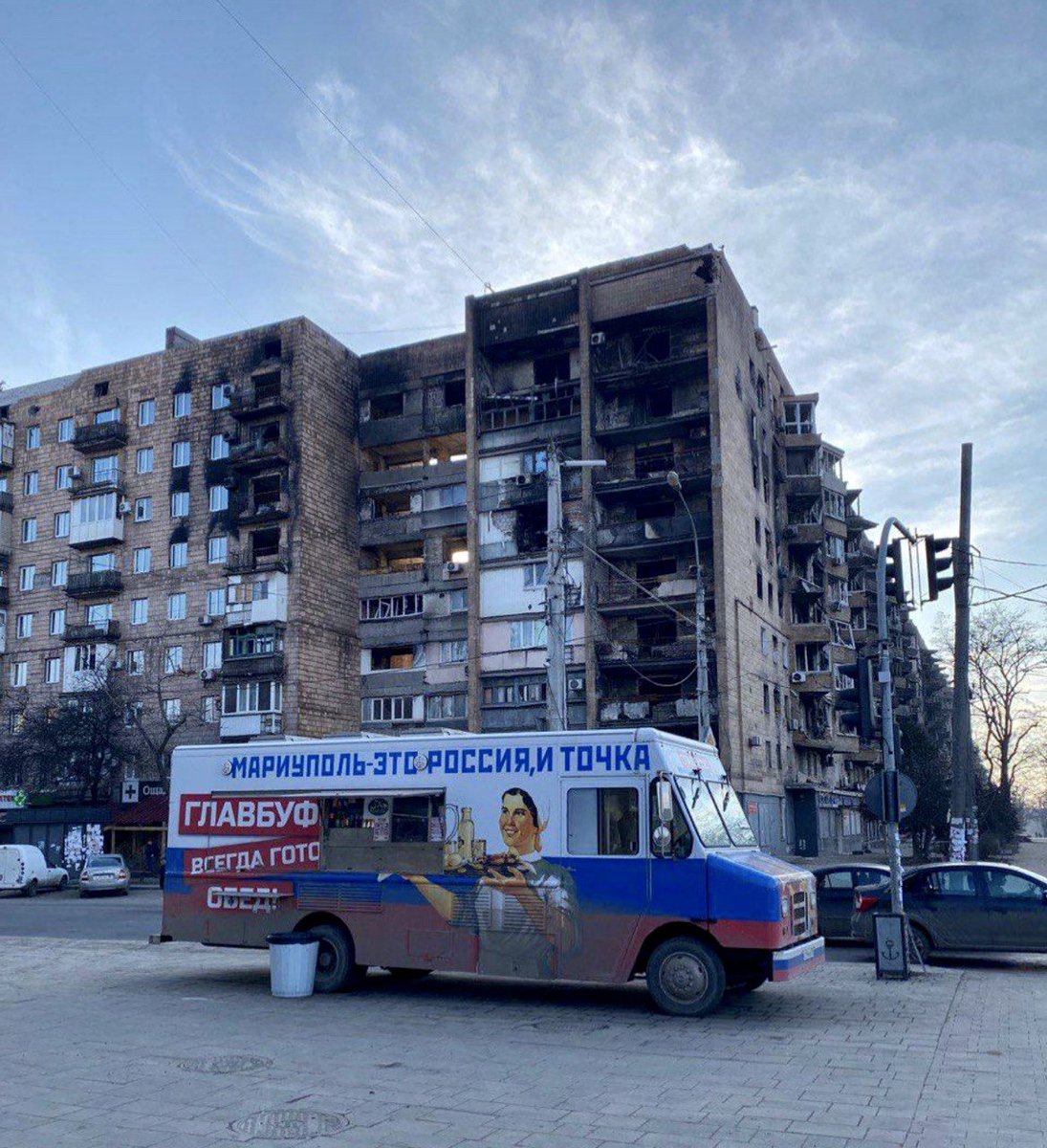 Gerashchenko_en's tweet photo. Instead of a thousand words. 

Mariupol now.

Writing on the car: "Mariupol is Russia, and that's it" https://t.co/aa3Z4KCXGj