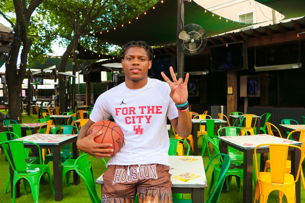 WHOSE BAR? COOGS BAR! 🏀 Come cheer on @uhcougarmbk with us at 2:15 pm as they take on Memphis in the AAC Championship! 🏆️

and a special good luck to our #LittleWoodrowsAthlete <a href="/m/">Mika</a>.sasser0⛹️ #LittleWoodrows #GoCoogs #OfficialGameDayHQ