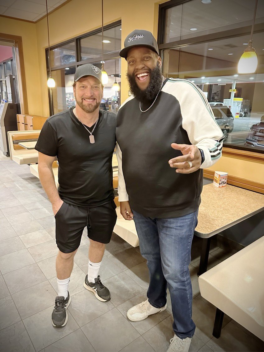Zak Webb Music (@zakwebbmusic) on Twitter photo Look who we ran into coming back into Texas! Good to see ya bud!
<a href="/Darrinmorrisban/">Darrin Morris Band</a> #musiclife #zakwebbmusic Look who we ran into coming back into Texas! Good to see ya bud!
<a href="/Darrinmorrisban/">Darrin Morris Band</a> #musiclife #zakwebbmusic