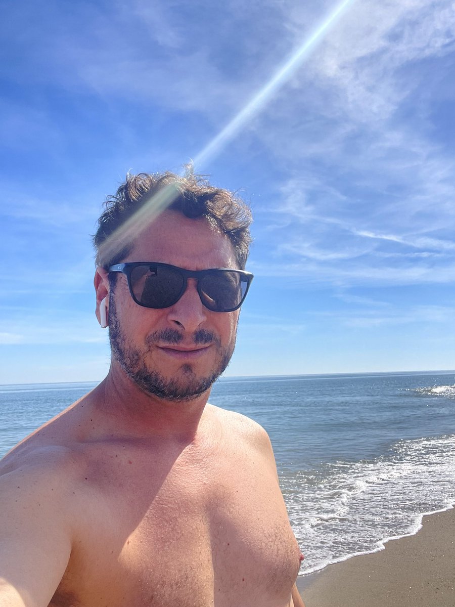 rocherafa's tweet photo. Lo estabais esperando y lo sabíais #playa #pechote #entreno #veranodemarzo https://t.co/uzpFNNhiI3