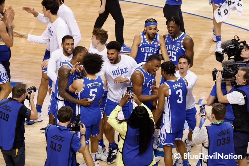 BlueDevilNation's tweet photo. Someone on the Duke staff wrote 0-0 on the whiteboard in the post-game locker room.  So the message was to celebrate but the work is not finished. https://t.co/hEA0E42Bex