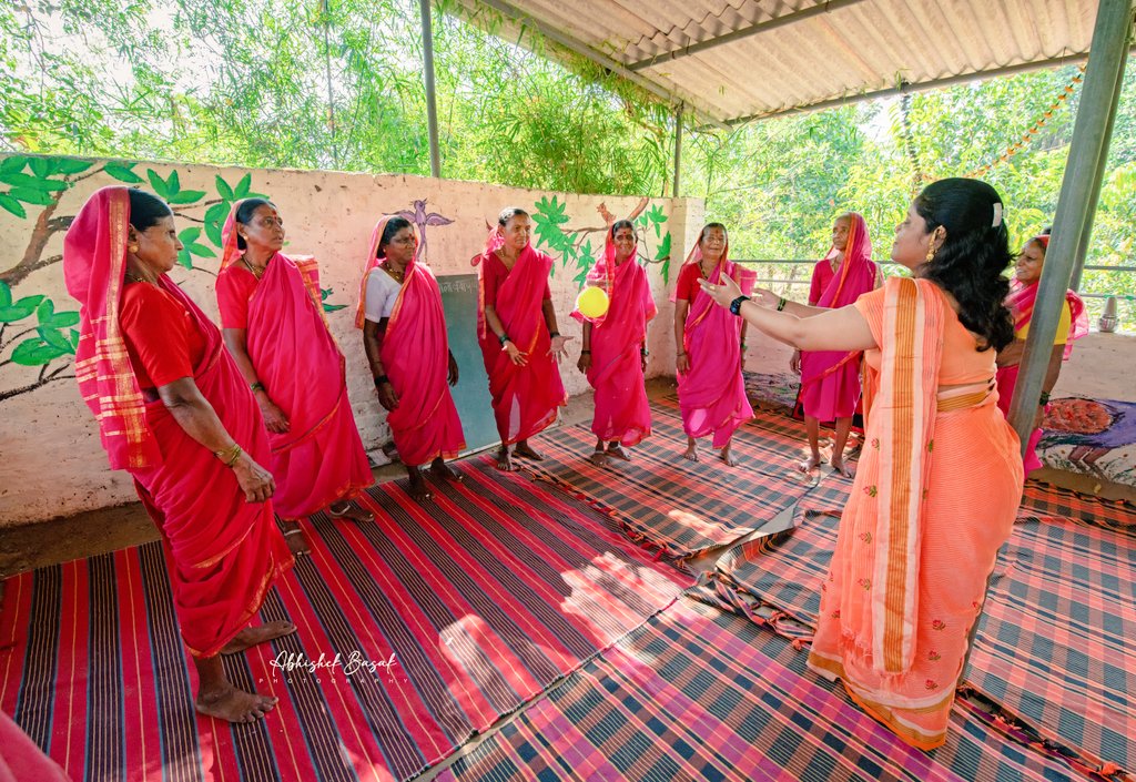 Shital_More77's tweet image. आजीबाईंच्या शाळेतील मजा मस्ती 😊
#SchoolLife #education #NoAgeToLearn