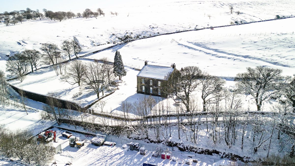 holmfirthdrone's tweet photo. The Stanhope, former pub at Dunford Bridge near Holmfirth, Yorkshire. @TPT_National @peakdistrict #homfirth @StormHour #snowday #drone #djimini3pro #puboftheweek @KeeleyDonovan @Abbiedew @Hudsonweather #yorkshire @YorkshireWater #winter @morgansindallc #pennines https://t.co/7UvcX5CxYA