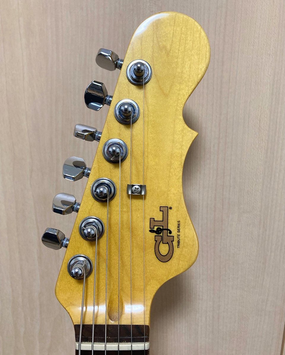 leicudelia's tweet photo. G&amp;L DOHENY

G&amp;Lのジャズマスターを購入

実に20年ぶりにギターを買いました。
通勤ルートにある楽器店で見かけて、気になって調べまくって……ついに購入。

おうち時間が増えてきた今日この頃。
色々練習しよう。

#DohenyGuitar #glguitars #GandL #GnL #LeoFender #FenderAvenue #Fullerton https://t.co/TsngBLjAd7