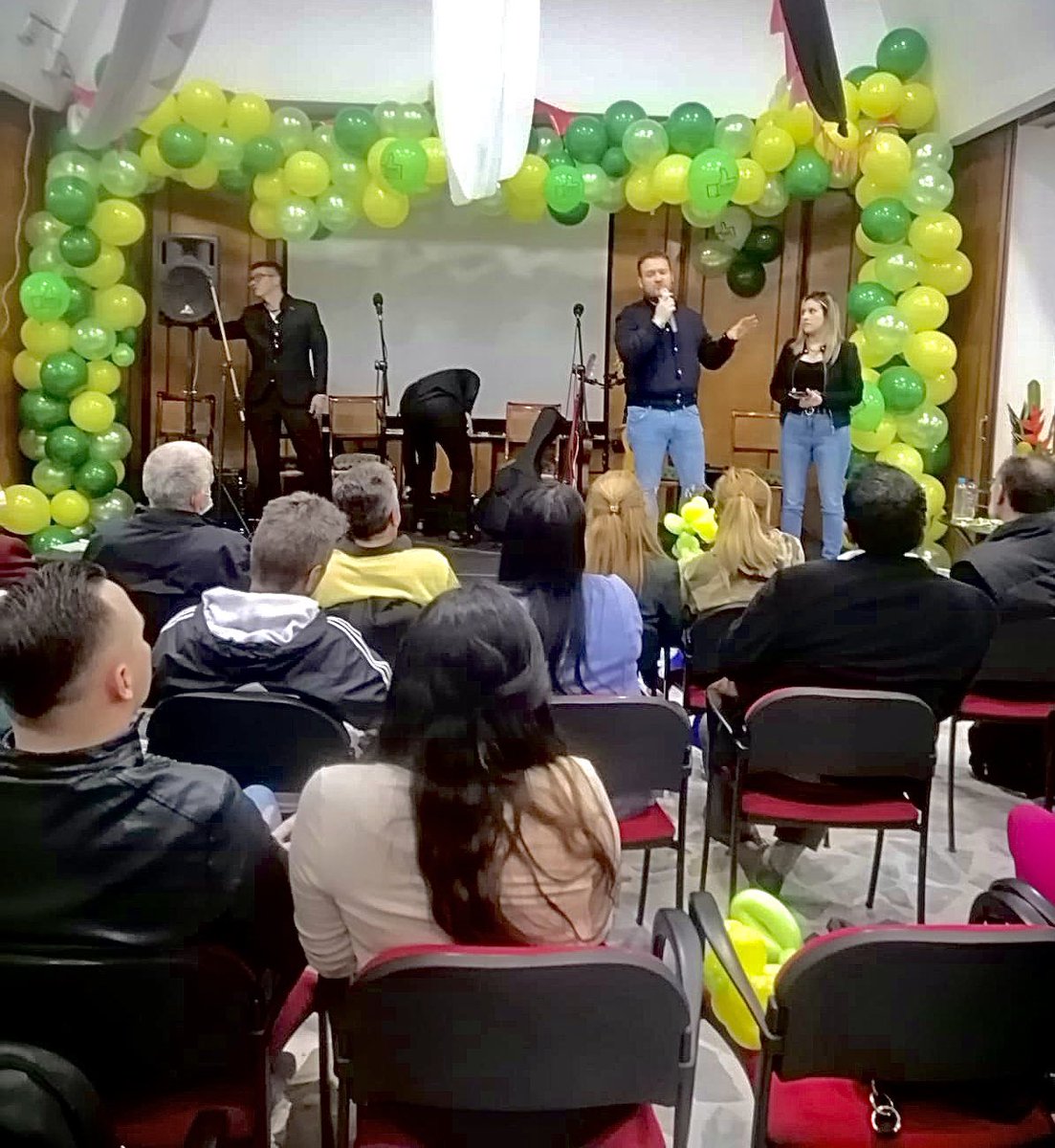 monopardo_'s tweet photo. #FelizDomingo familia, el viernes fue la gran inauguración de la sede oficial de Mono Pardo y cada día SOMOS MÁS! muchas gracias a todos. https://t.co/6tSPGKc3q5