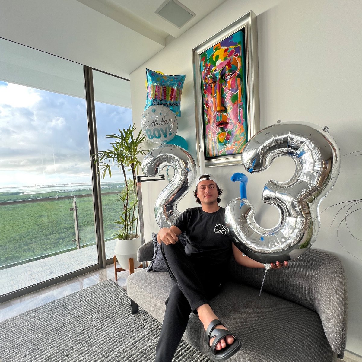 stillipay's tweet photo. Buscando inspiration pa' romper los rankings.
.
.
.
.
.
#birthday #changetheworld #longstoryshort https://t.co/c4uZV45lzJ