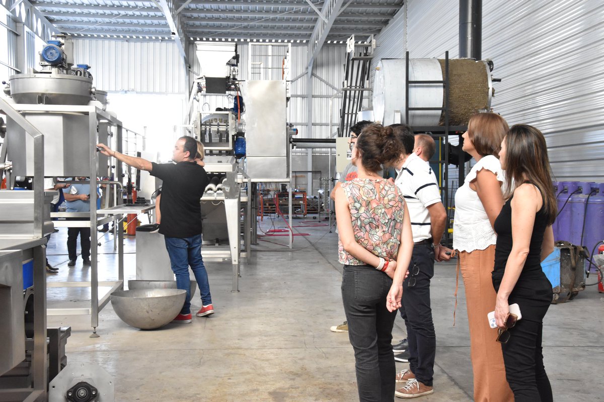 NDelCogliano's tweet photo. Desde @Economia_Ar y @produccion_arg los acompañamos desde el Programa de financiamiento PAC. ¡Nos enorgullecen #Emprendimientos de tanta innovación!

Agradezco a la Directora de @bice_arg, @LizanaGaby  y la Vicepresidenta del mismo, @CarlabPitiot por acompañarme en la visita. https://t.co/Te60K4Gz3d
