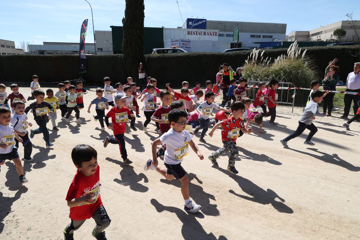 XXVIII Cross Escolar 🏃‍♀️ 🏃 🏃‍♂️ 

Hoy hemos disfrutado de una estupenda mañana de deporte y participación. 😍

Un fuerte aplauso a los niños y niñas de #Alcobendas que han participado en esta jornada 👏🏻👏🏻👏🏻👏🏻

<a href="/CAPAlcobendas/">CAP Alcobendas</a>