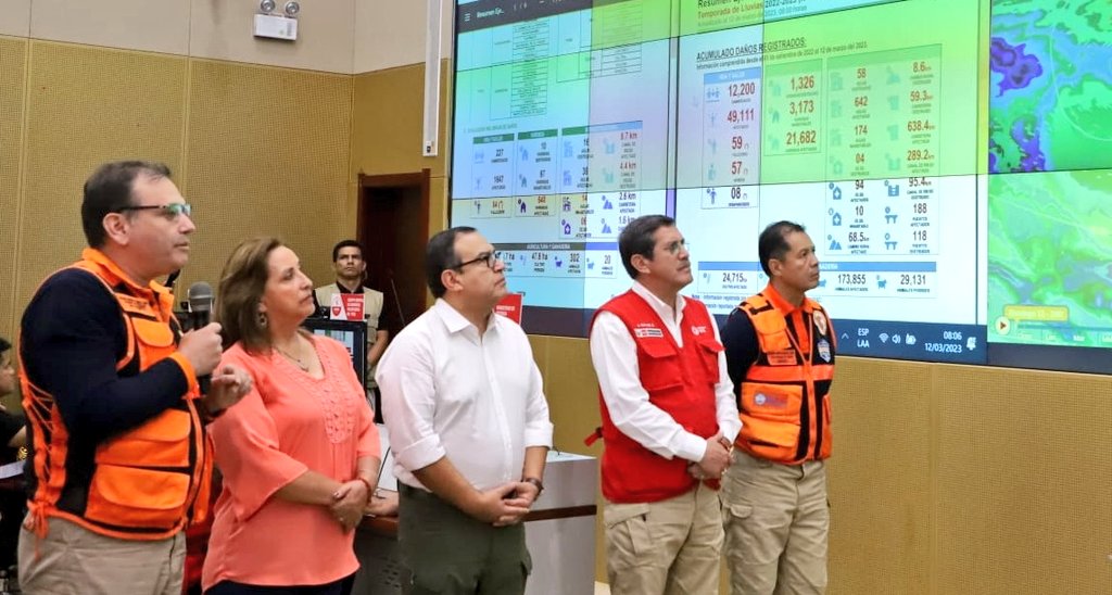 indeciperu's tweet photo. 🟠En sesión del #CONAGERD liderada por la Presidenta, el jefe del #INDECI brindó reporte situacional de la #Emergencia y evolución de #Yaku, así como, reporte sobre daños registrados hasta hoy, participan titulares de sectores, entidades técnico científicas, entre otros.🇵🇪 https://t.co/aD0cwxyF8z